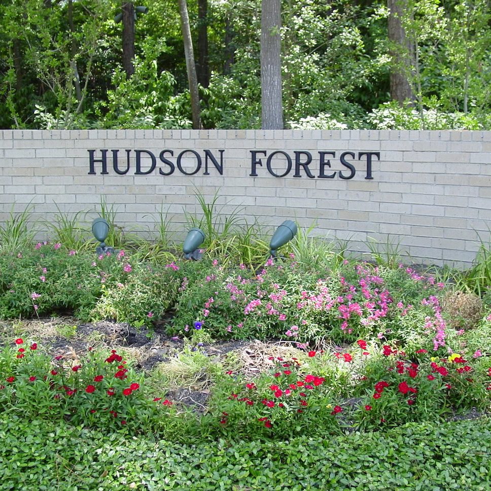 Hudson Forest Community Monument Sign