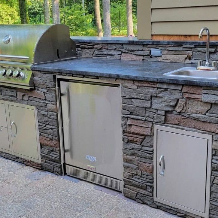 Outdoor Kitchen Stone Veneer